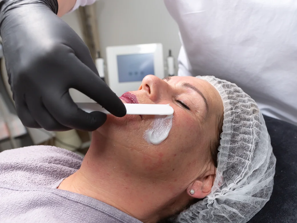 Power Retinol – Nahaufnahme der Behandlung